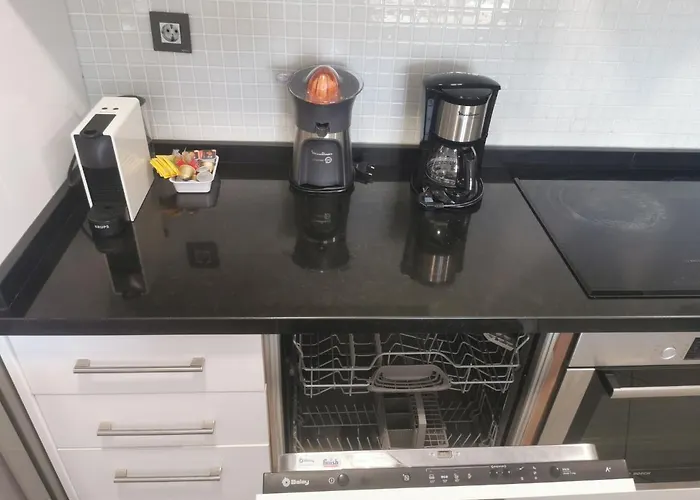 Modern Sea View Duplex With Parking And Aircon 厄尔梅达诺