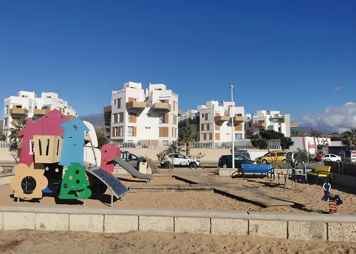 Modern Sea View Duplex With Parking And Aircon * エル・メダノ